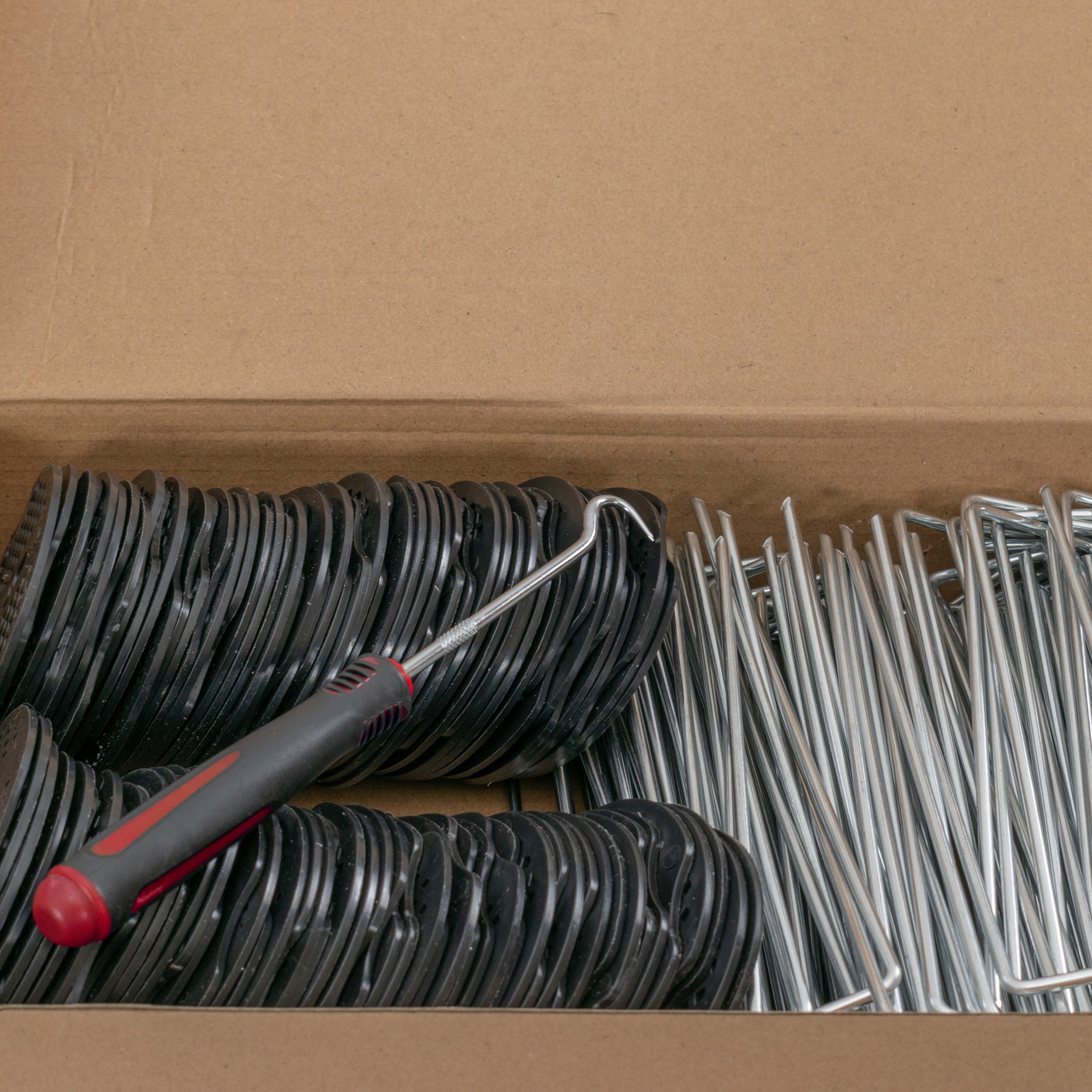 Metal Pegs with Buffer Washer Set Red and Rubber Mallet Hold Down Pegs Securing Pin Staples_5